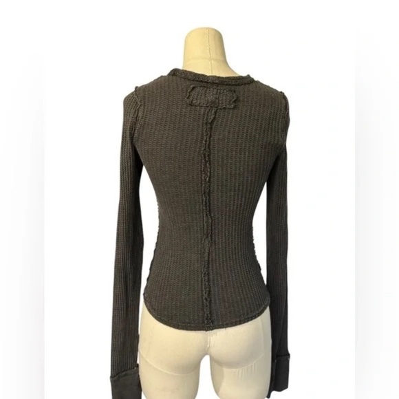 WE THE FREE - Roll with it waffle Thermal Long Sleeve Top Black / Charcoal XS - Picture 6 of 9